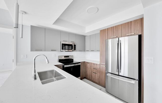 2 beds, 2 baths, 960 sqft, $2,954, Unit 611