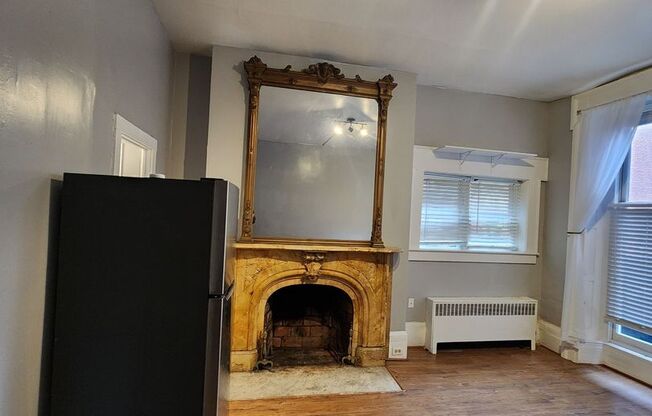 10 E Madison Street