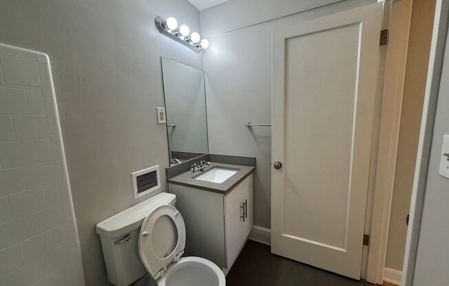 1 bed, 1 bath, 606 sqft, $1,595, Unit 420