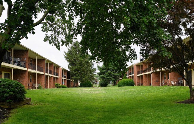 Colonial Point Apartments