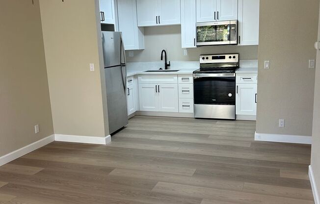 Beautiful Remodeled 2 bedroom 1 bath