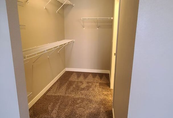 2 beds, 2 baths, $1,525, Unit 217