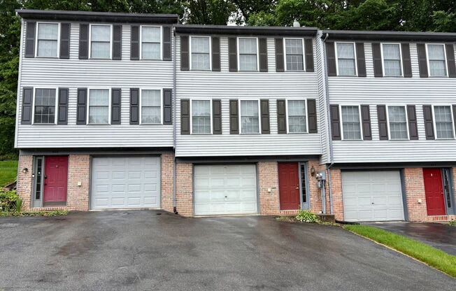 3 Bedroom 1.5 Bathroom in Elizabethtown!