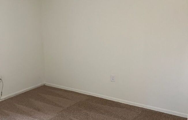 2 beds, 1 bath, 931 sqft, $1,575, Unit 00 - E- 2