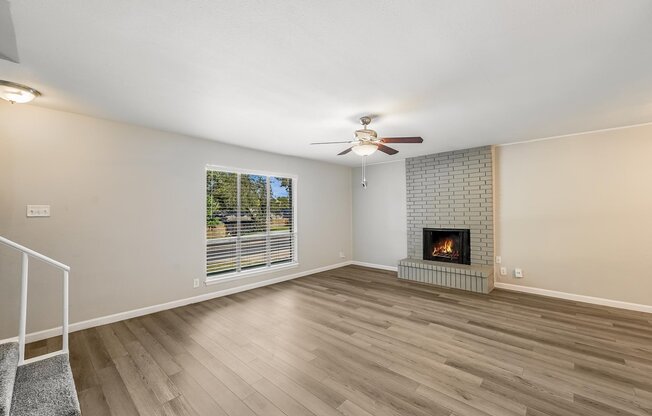1813 WOODLAND AVE