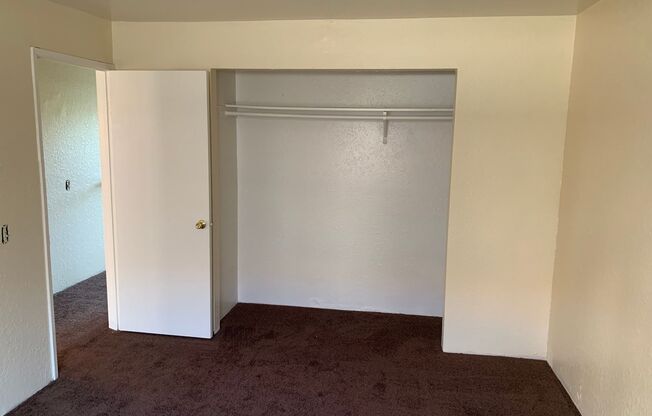2 beds, 1 bath, 750 sqft, $1,595, Unit Apt 33