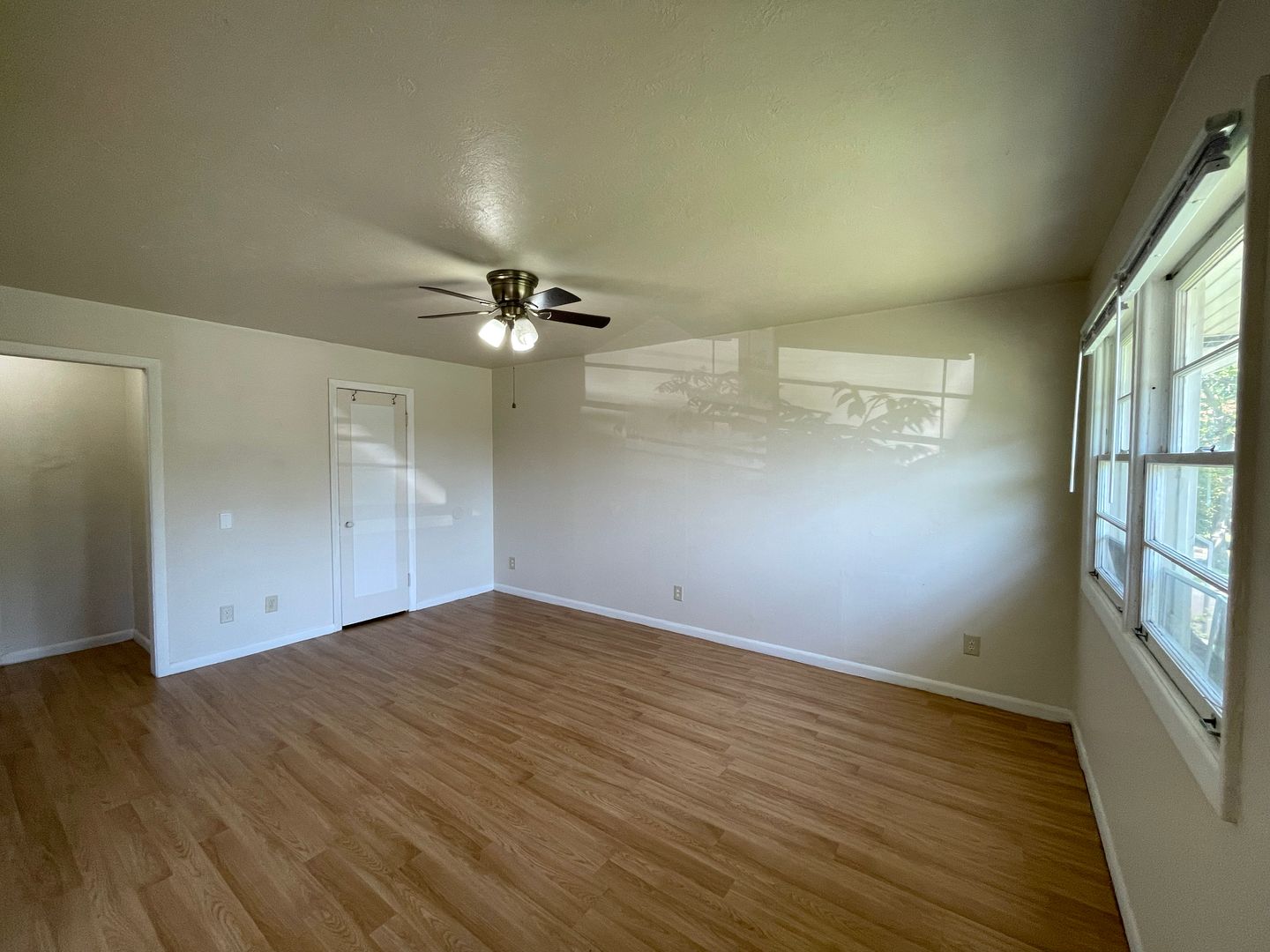 Charming 1 bedroom available in Woodlawn Terrace