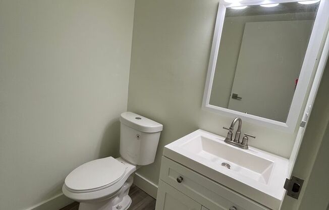 2 beds, 1.5 baths, 950 sqft, $1,545, Unit 124W