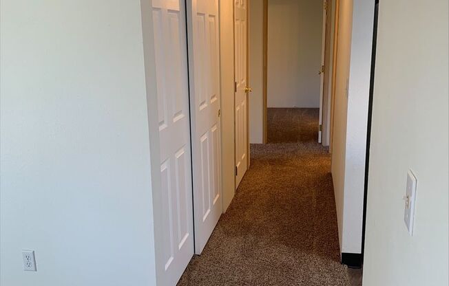 2 beds, 2 baths, 1,000 sqft, $1,450, Unit 40