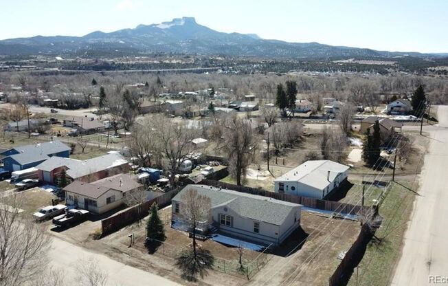 Secluded 3 bedroom 2 bath home with 1539 square feet!