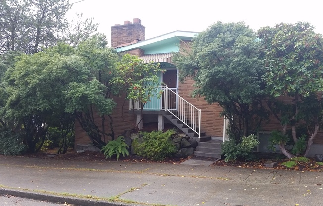 Daly Manor Apartments