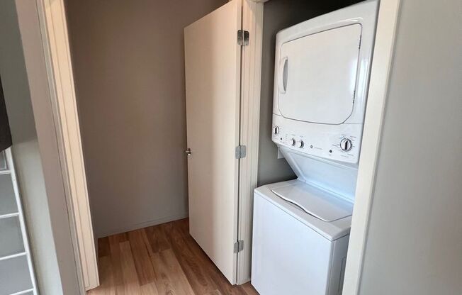 2 beds, 2 baths, 1,040 sqft, $1,795, Unit HW-436