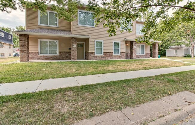 4 beds, 2 baths, $1,950, Unit 418 N 10th St.