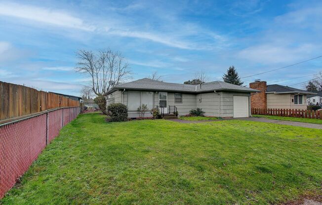 Quaint Three Bedroom Home in Vancouver!