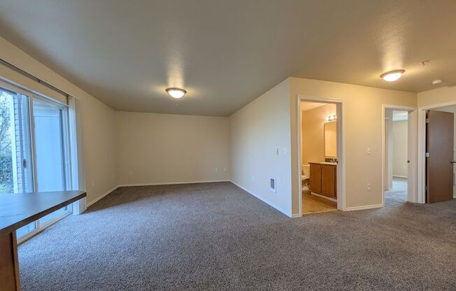 2 beds, 2 baths, 994 sqft, $1,475, Unit E101