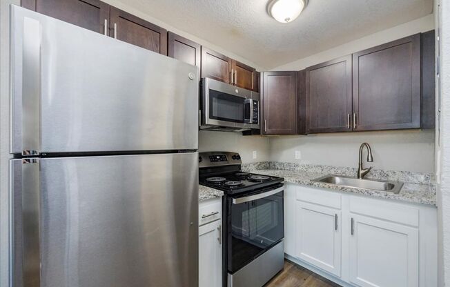 2 beds, 1 bath, 634 sqft, $1,999, Unit 330-06