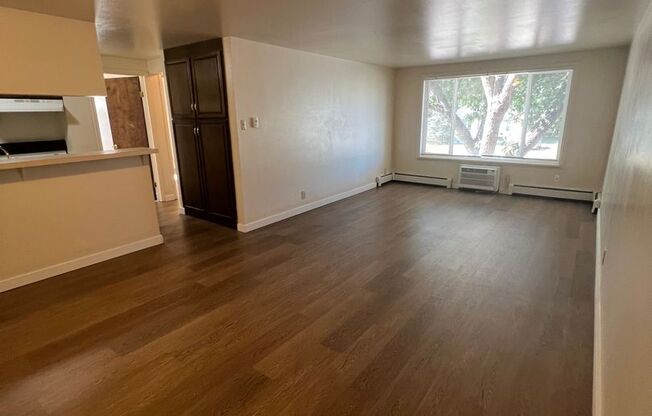 2 beds, 1 bath, 675 sqft, $1,295, Unit A8