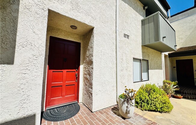 2 beds, 3 baths, 1,614 sqft, $4,000