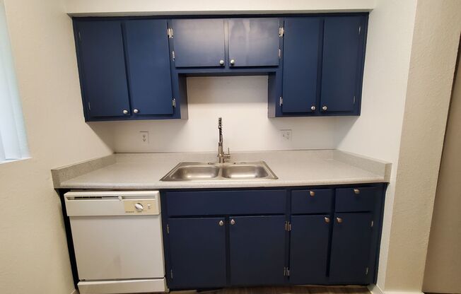 1 bed, 1 bath, 680 sqft, $1,175, Unit 328