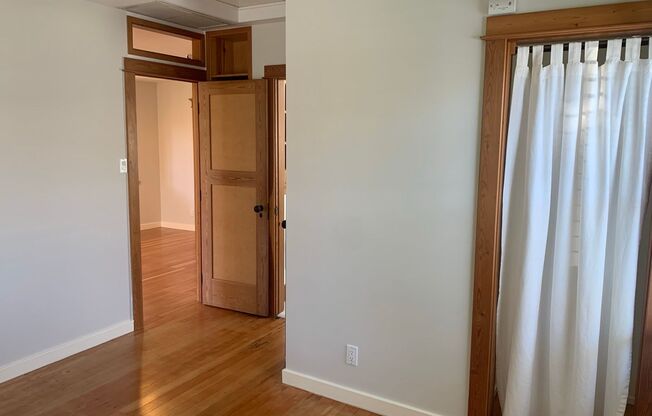 2 beds, 1 bath, $3,200