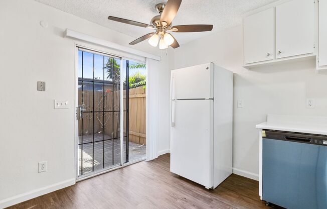 3 beds, 1.5 baths, 1,110 sqft, $2,950, Unit 16