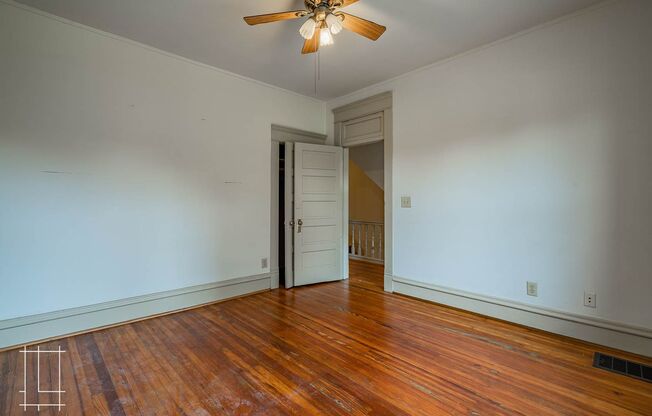 3 beds, 1 bath, $1,800, Unit 1212 Dennison Ave