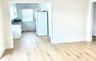 2 beds, 1 bath, 850 sqft, $2,995, Unit 01