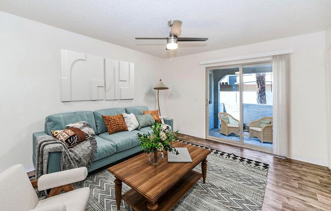 2 beds, 2 baths, 960 sqft, $1,558, Unit 201