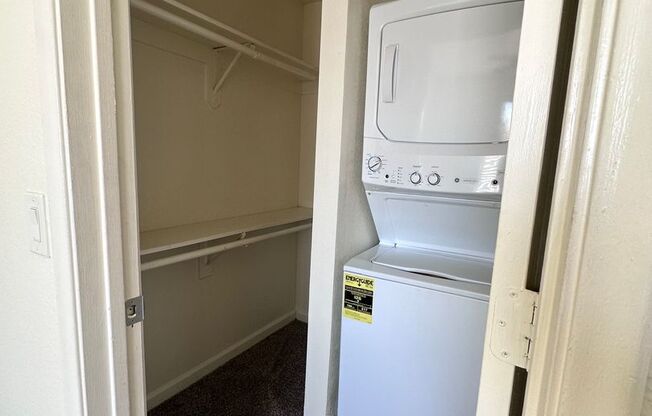 1 bed, 1 bath, 580 sqft, $850, Unit 2142