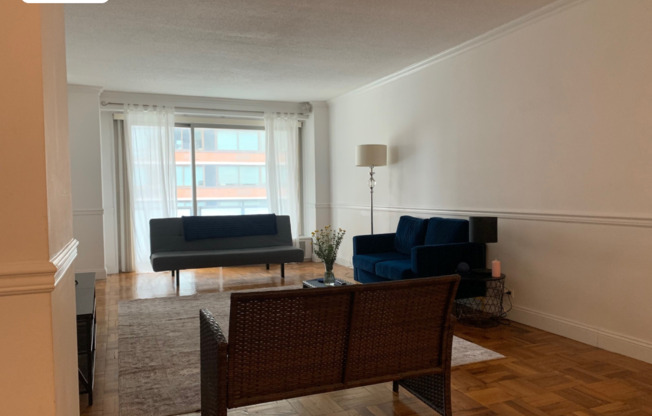 2 beds, 1 bath, $5,600, Unit 19J