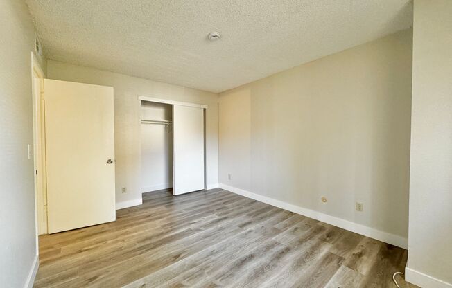 2 beds, 1 bath, $1,695, Unit 06