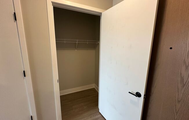 1 bed, 1 bath, 555 sqft, $1,470, Unit 119