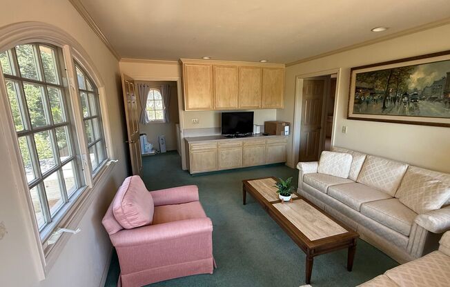 1035a Deanna Drive, Furnished 1bd in a Fantastic Location