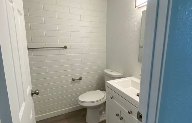 2 beds, 1.5 baths, 980 sqft, $1,200, Unit 6850-2