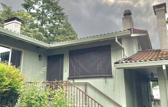 2 beds, 1 bath, 840 sqft, $1,695, Unit D03