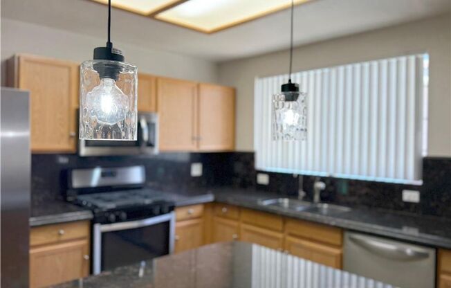 2 beds, 2 baths, $1,595, Unit # 423
