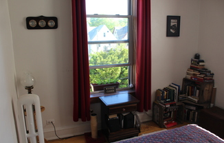 August Management presents the Murray Hill Apartments