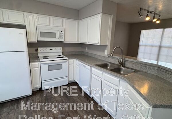 806 104 CASTLEGLEN DR