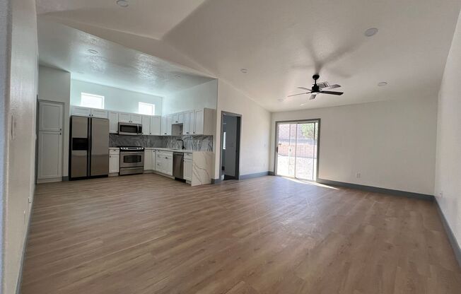 10704 Paradise Point