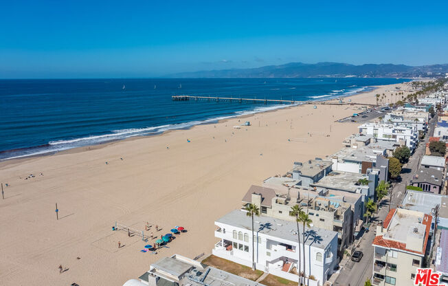 2707 OCEAN FRONT WALK