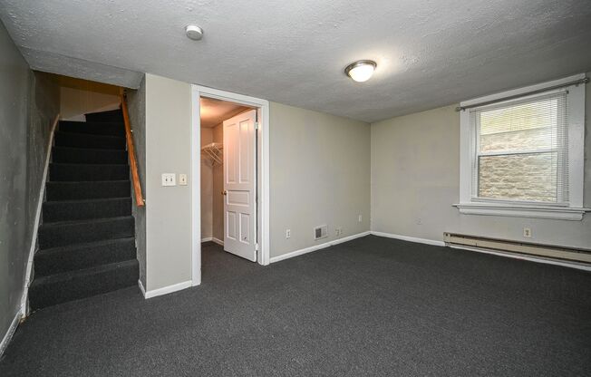 3 beds, 1 bath, $2,295, Unit 2667 1