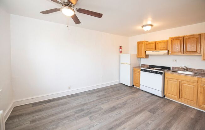 Studio, 1 bath, 450 sqft, $945, Unit 103-A106