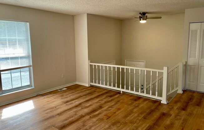 Nice Open Floor Plan, Great for Entertaining!