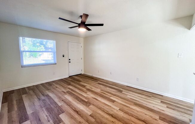 414 SE 8th St Unit D - Fully Renovated 1/1 in 8 plex