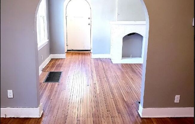 Charming Duplex within Walking Distance of WSU!!!! - 1st Month Free !