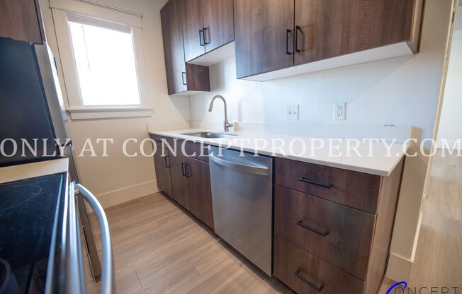 Studio, 1 bath, 425 sqft, $1,199, Unit 20