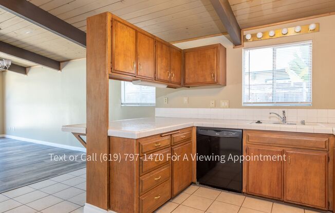 Nice Large 3 Bedroom, 2 Bath House