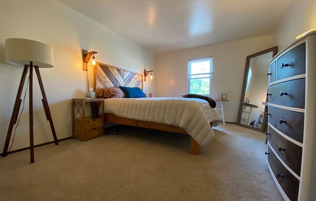 Check out this Bellwood Manor 2 Bedroom! Lots of Natural Light & Central AC!
