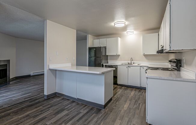 2 beds, 1 bath, 980 sqft, $1,645