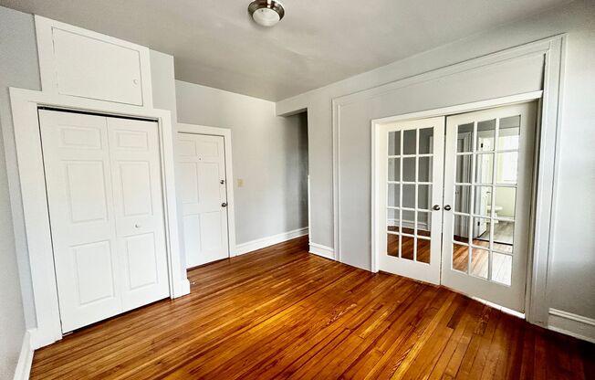 1 bed, 1 bath, 1 sqft, $1,250, Unit 3E